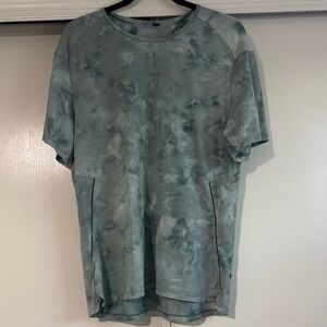 lululemon athletica Men's Cloudy Blue Short Sleeve Shirt